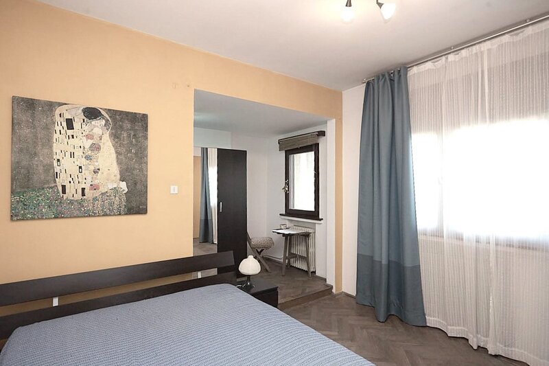 Universitate, apartament de 3 camere